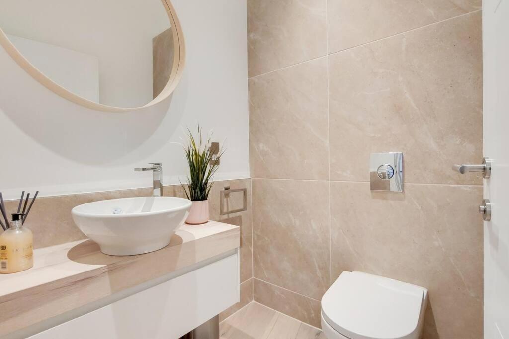 11 Borough Apartments - Bright & Spacious 2-Bed Near London Bridge Extérieur photo