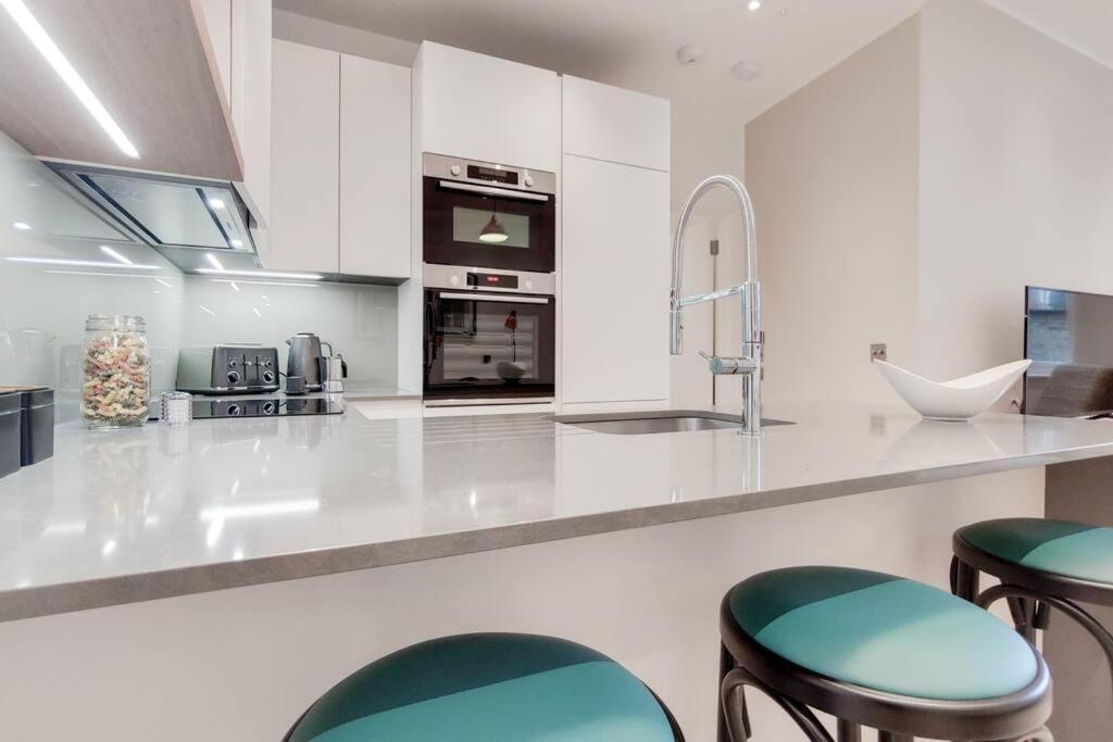 11 Borough Apartments - Bright & Spacious 2-Bed Near London Bridge Extérieur photo